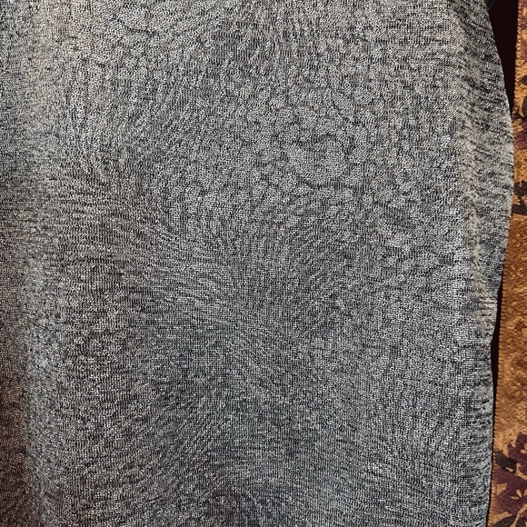 White House Black Market Sz M Gray Metallic Ruffle T Shirt - Picture 7 of 7